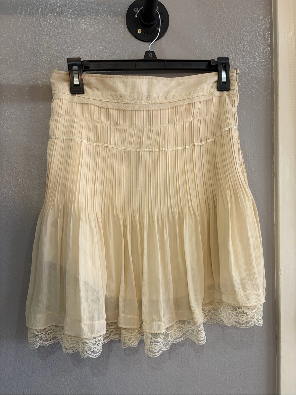 Pleated Lace-Hem Mini Skirt — Cream